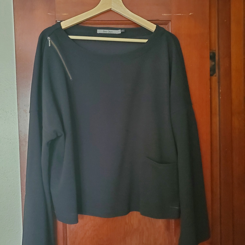 Beau Jours Black Long Sleeve Top with Zipper Detail and Pocket